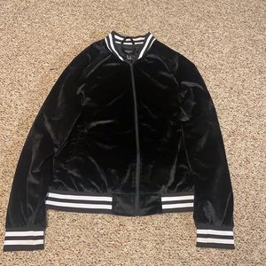 Vevet black bomber jacket